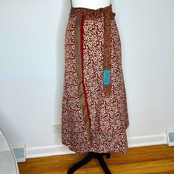 Silk reversible, multi wear maxi skirt, one size fits all - Picture 1 of 11